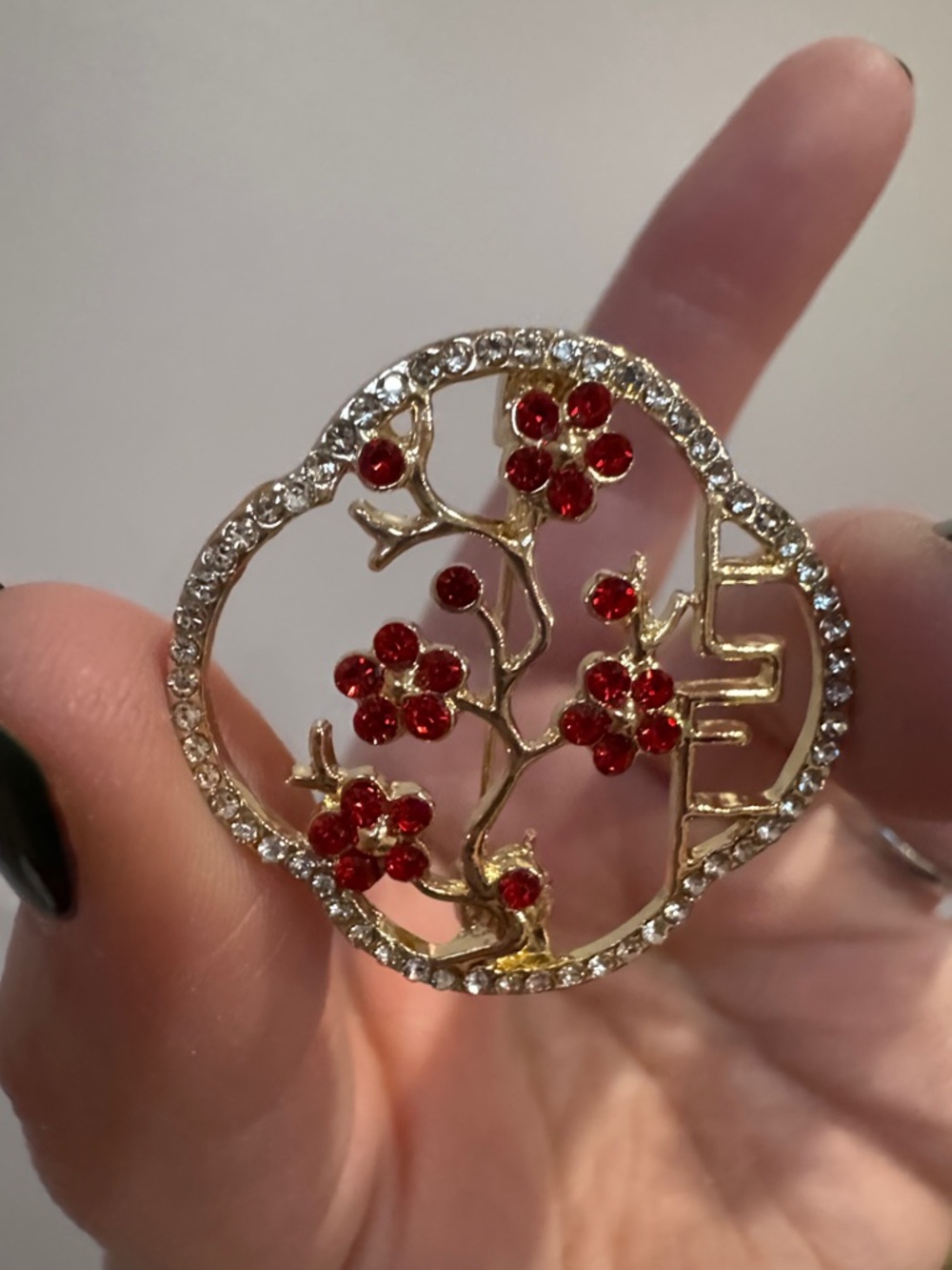 Floral Red Crystal Brooch - Elegant gold Women’s Jewelry